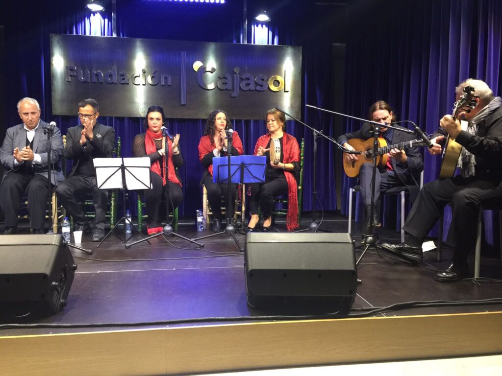 Zambomba flamenca de La Cavaera en Fundación Cajasol