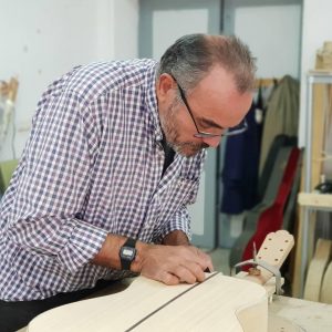 curso de construcción de guitarras